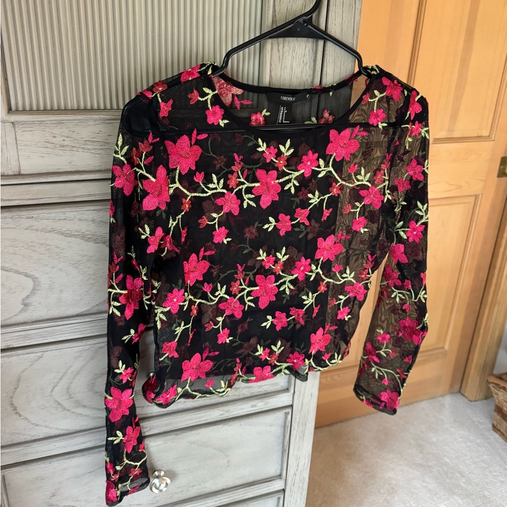 Sheer Emroidered Long Sleeve Crop Top